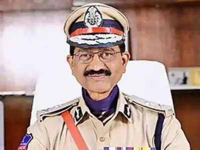 Former SIB Chief Arrives in City, Will Meet SIT Today