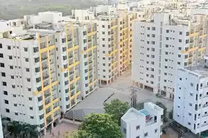Government to sell land and apartments to raise money