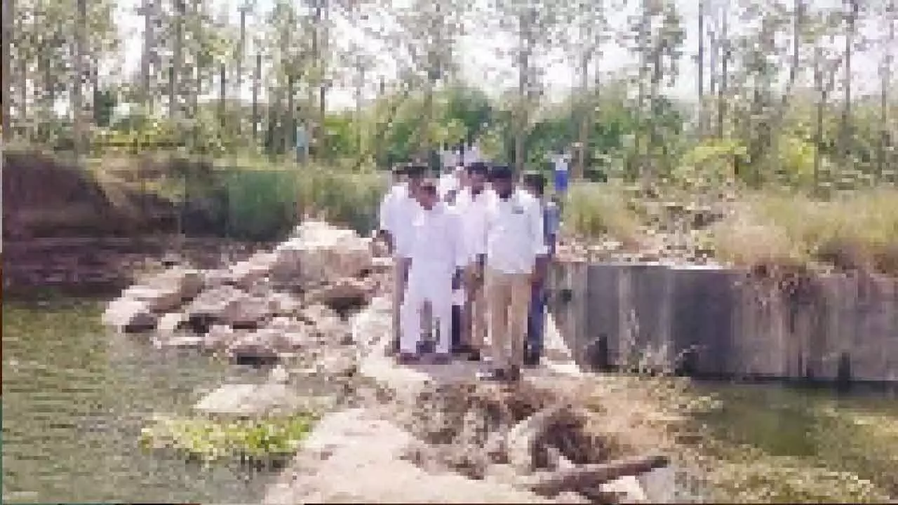 Indrakaran criticizes Eleti for destroying check dam