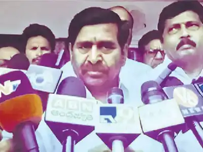 Jagadish Reddy says media dislikes KCR and KTR