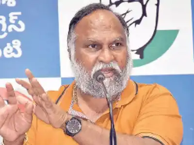 Jagga Reddy asks Eatala Rajender if he is with BJP or BRS