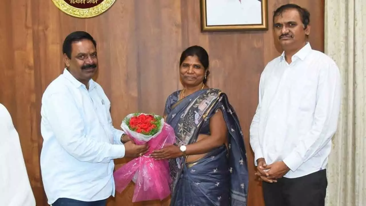 L. Alivelu becomes new RDO of Gadwal