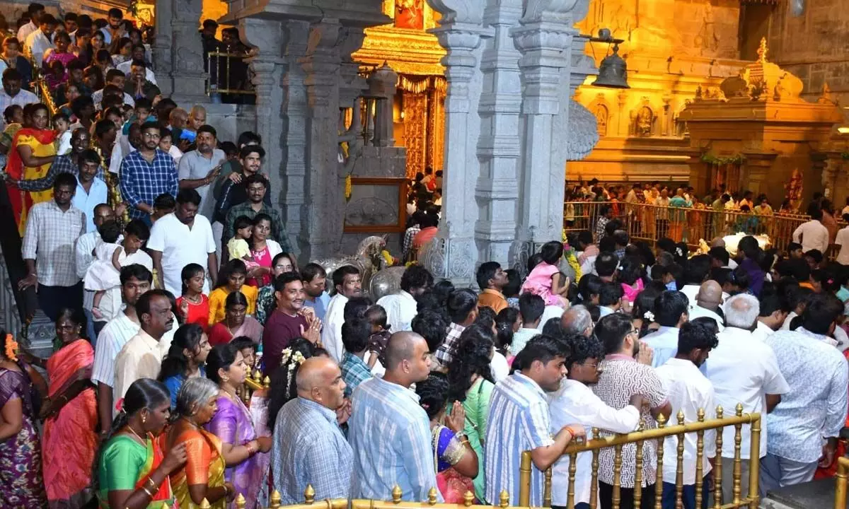 Large crowd at Yadagirigutta temple