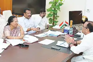Minister promises to settle unpaid contractor bills