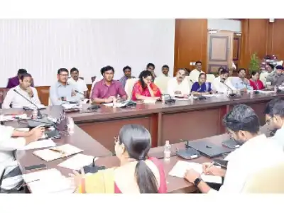 Minister urges officials to stay alert for floods