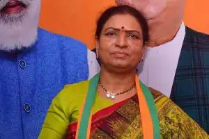 MP DK Aruna visits BJP office today