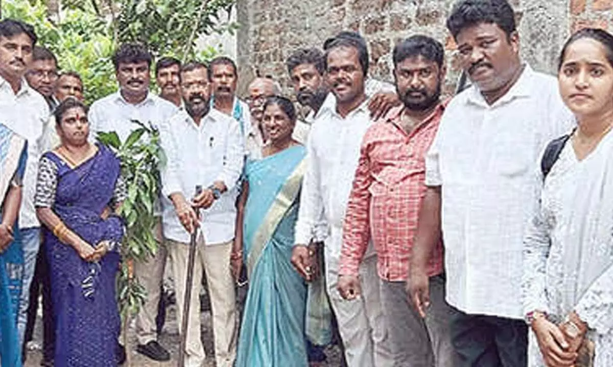 Naini starts building Indiramma houses in Kazipet