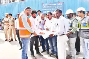 Officials urged to speed up land acquisition for Rasoolpura flyover