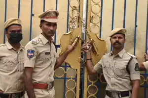 Police lock Telangana Bhavan, causing tension