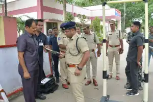 Sangareddy Police Chief Reviews Dog Squad and Bomb Team