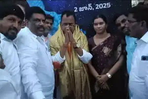 Saritha Tirupathayya Congratulates Mallu Ravi on Becoming TPCC Disciplinary Committee Chairman