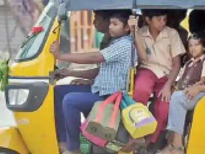 School vans break safety rules while police ignore