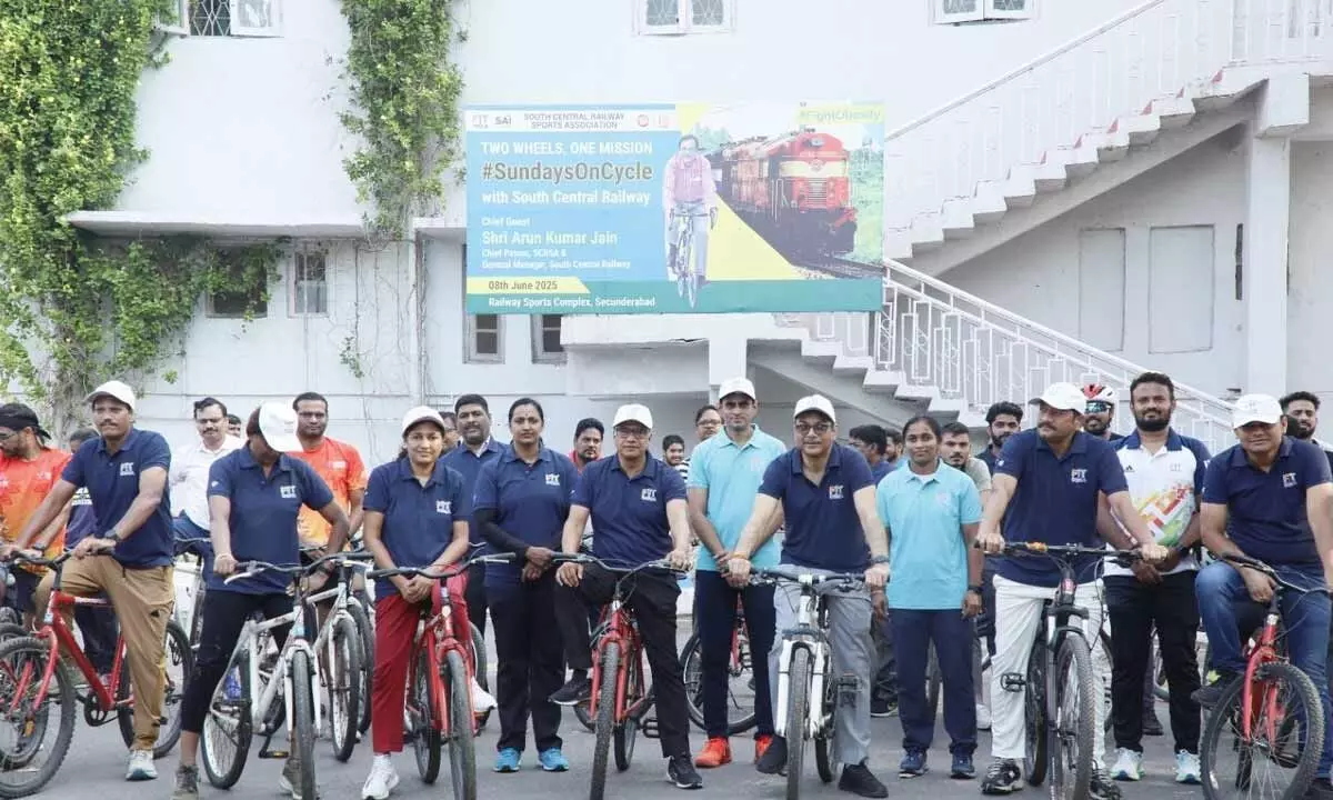 SCR General Manager joins Fit India Cyclothon