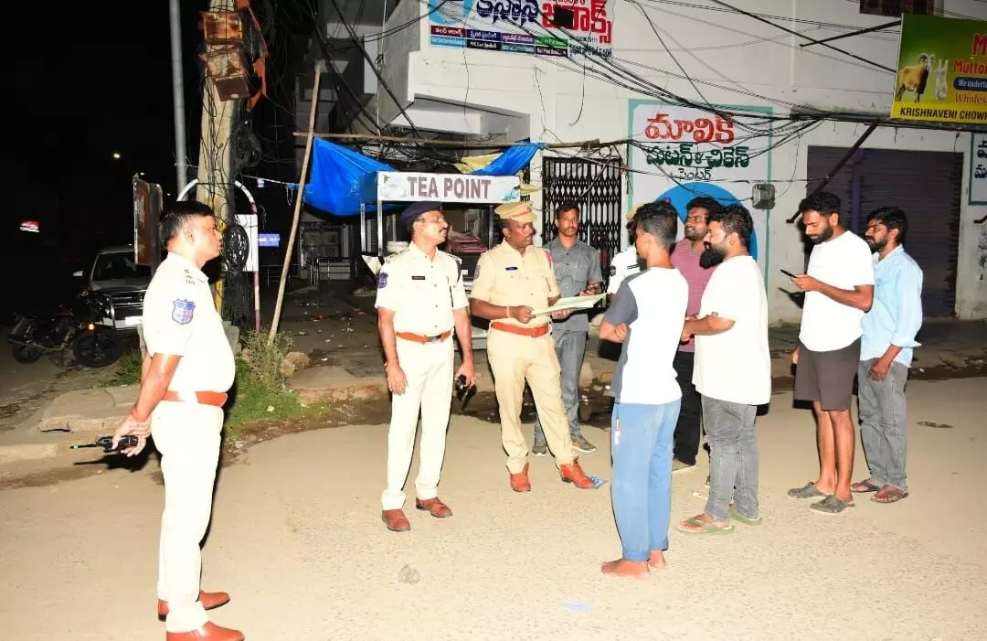 SP T. Srinivas Rao Inspects Night Police Work in Jogulamba Gadwal