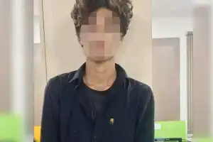 Teen arrested for pretending to be officials in Hyderabad