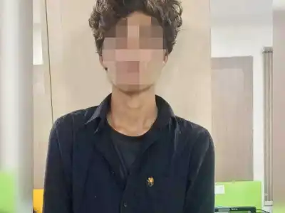 Teen arrested for pretending to be officials in Hyderabad