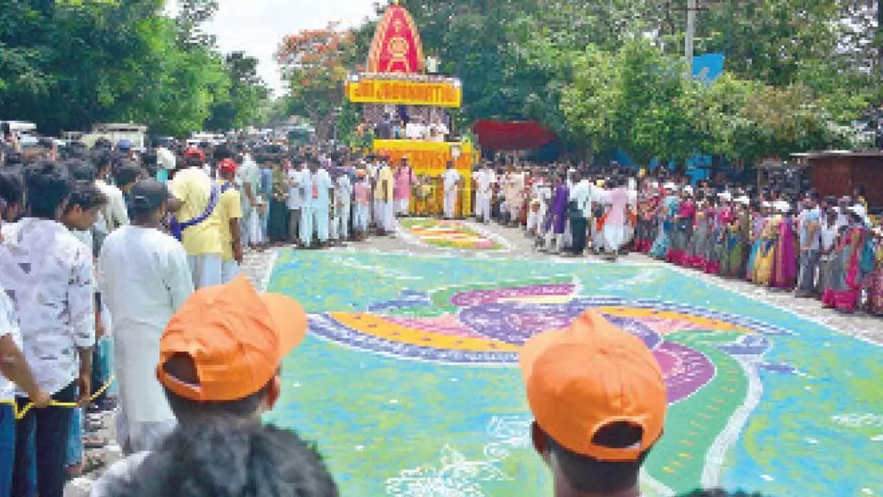 Thousands participate in Jagannath Rath Yatra in Hyderabad