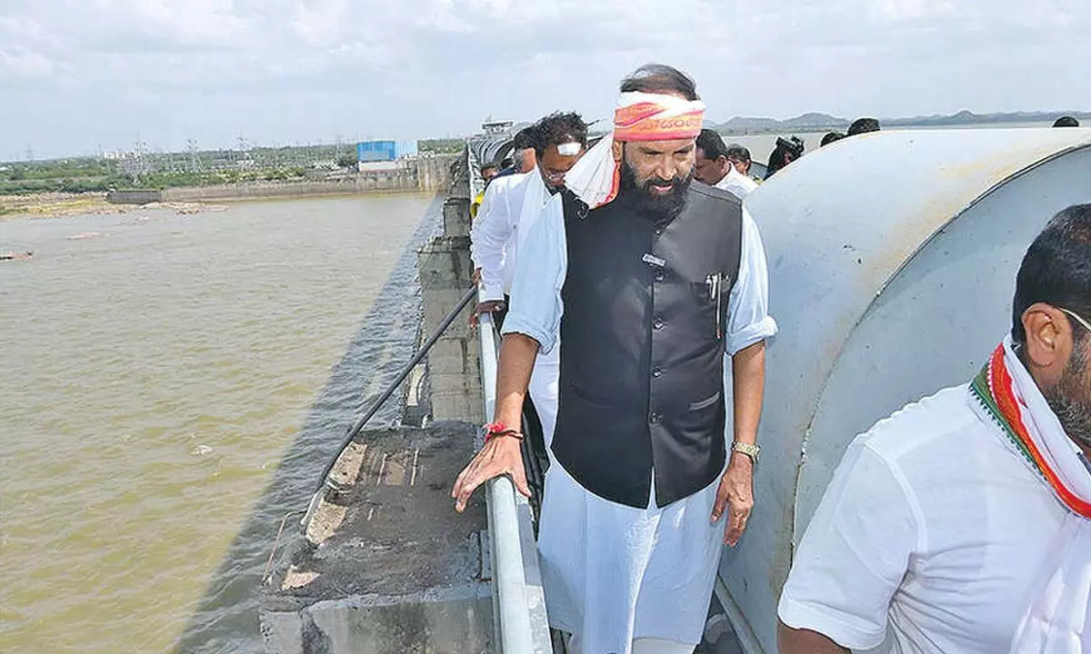 Uttam accuses BRS of spreading false information about Jurala and Manjeera