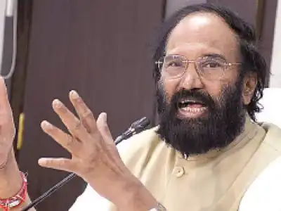 Uttam’s sudden Delhi trip causes buzz statewide