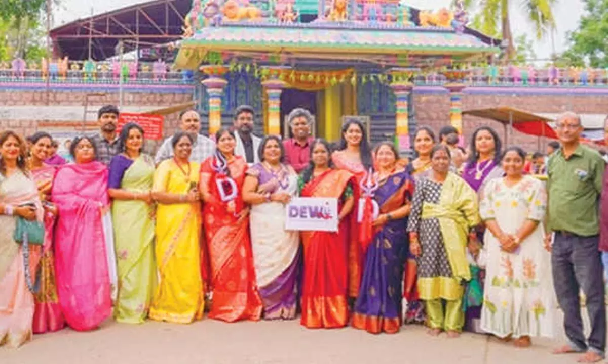 Women’s group Dewi unveils new logo