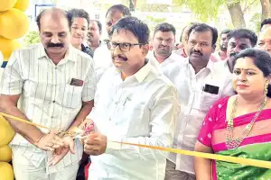 Yennam opens Geetham High School
