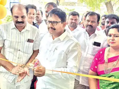 Yennam opens Geetham High School