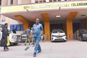 Bomb threat causes panic among police