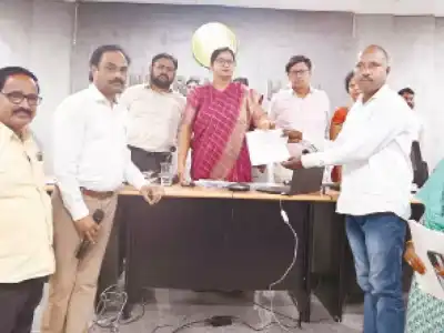 Collector Abhilasha Abhinav urges departments to work together