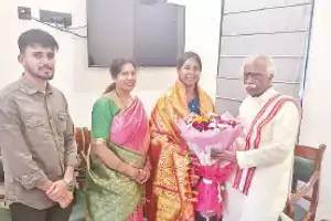 Dattatreya honors Army Major for river rafting achievement