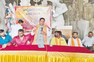 Ganesh idol makers ask government for protection from non-Hindu lenders