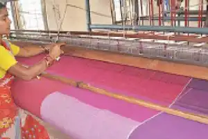 Government approves Rs 33 crore loan waiver for handloom weavers