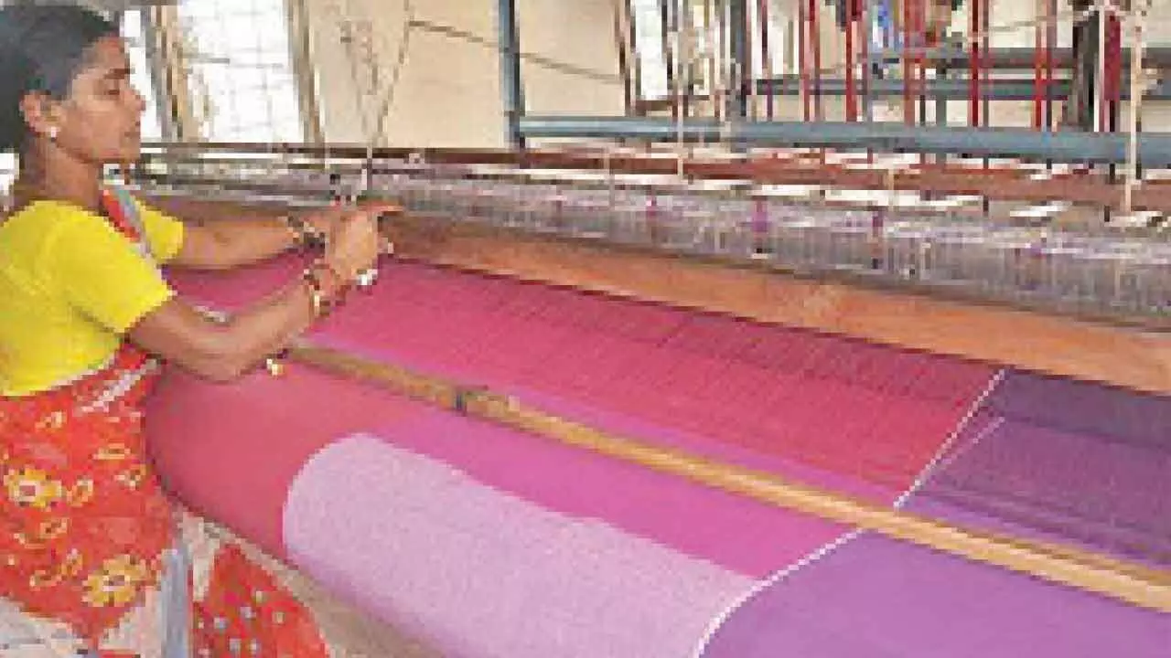 Government approves Rs 33 crore loan waiver for handloom weavers