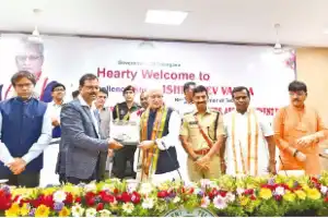 Governor Jishnu Dev meets with poets and writers