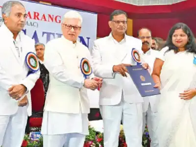 Governor praises young people for achieving new research milestones