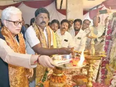 Governor starts celebration by offering Bonam in Delhi