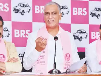 Harish criticizes Revanth for changing positions