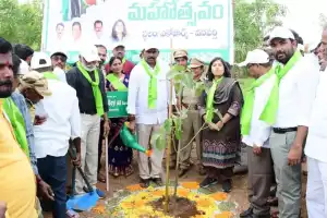 He urged everyone to plant trees to support life and survival