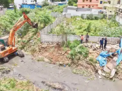 HYDRAA boosts effort to clear illegal structures and open drains