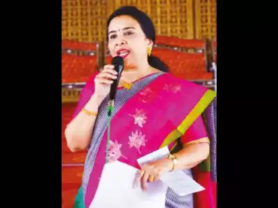 Jhansi Reddy warns Errabelli’s supporters will face consequences