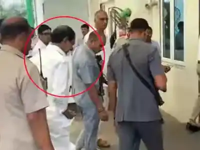 KCR admitted to Yashoda Hospital for more medical tests