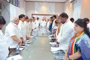 Kharge warns ministers not to overstep party boundaries