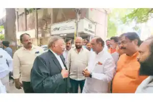 Laxman goes to special court in Nampally