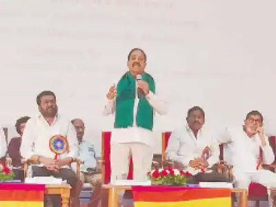Minister asks banks to increase loans for farmers