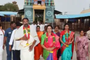 Minister Srihari Prays at Alampur Temple for Telangana’s Prosperity