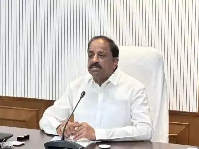 Minister Tummala examines handloom programs