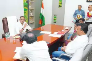 Minister urges officials to speed up R&B projects