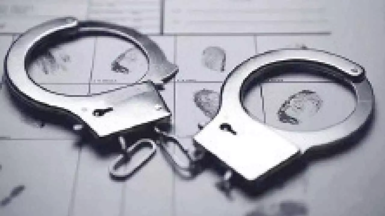 Police break up drug network in city