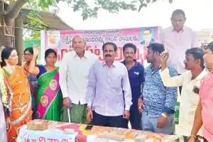 Protest over land documents for Indiramma houses