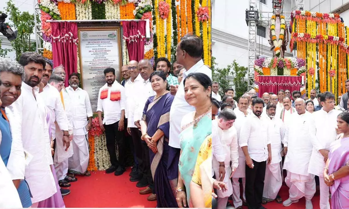 Revanth Reddy and Kharge reveal statue of former CM Rosaiah in Lakadikapul
