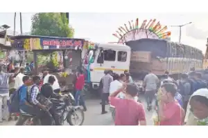 Speeding truck causes chaos in Choutuppal